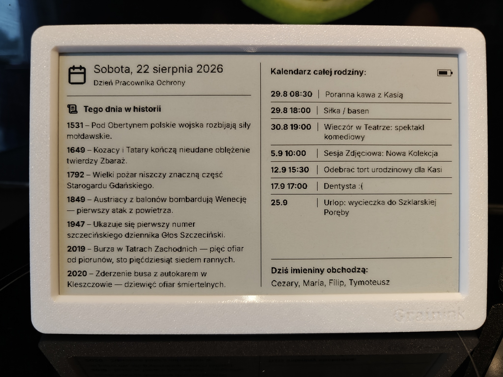 Bok Graininka — USB-C, przyciski i włącznik